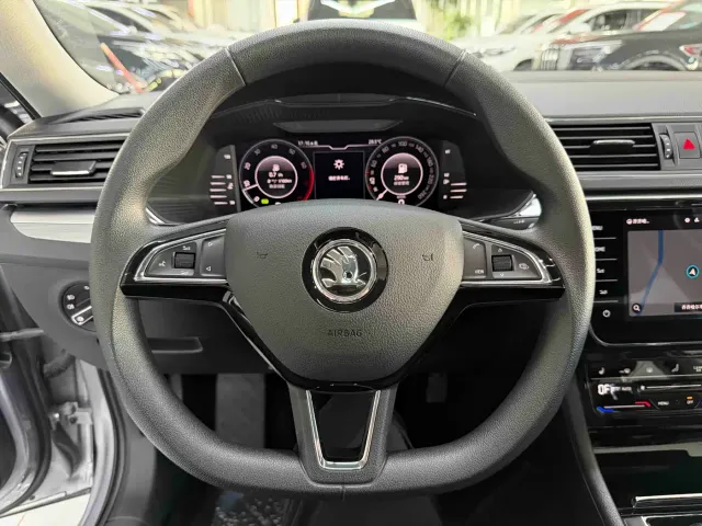 Skoda Superb — Фото автомобиля 11