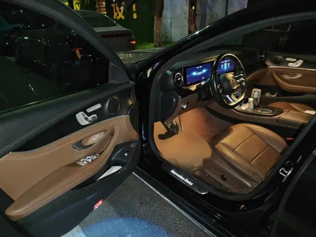 Mercedes-Benz E-Class — Фото автомобиля 12