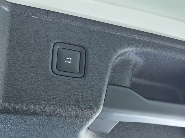 Leapmotor C10 — Фото автомобиля 30