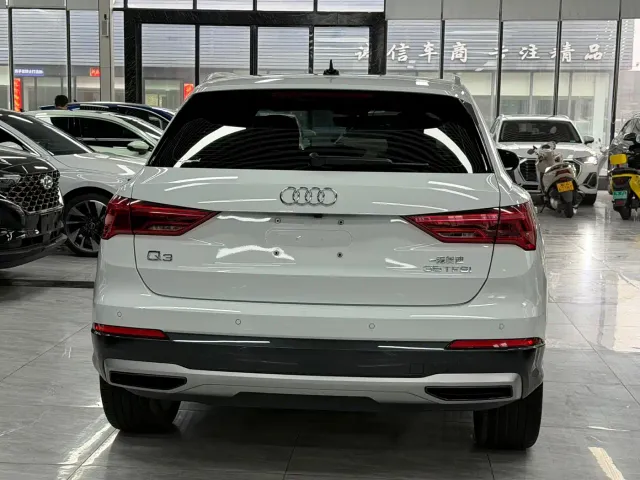 Audi Q3 — Фото автомобиля 11