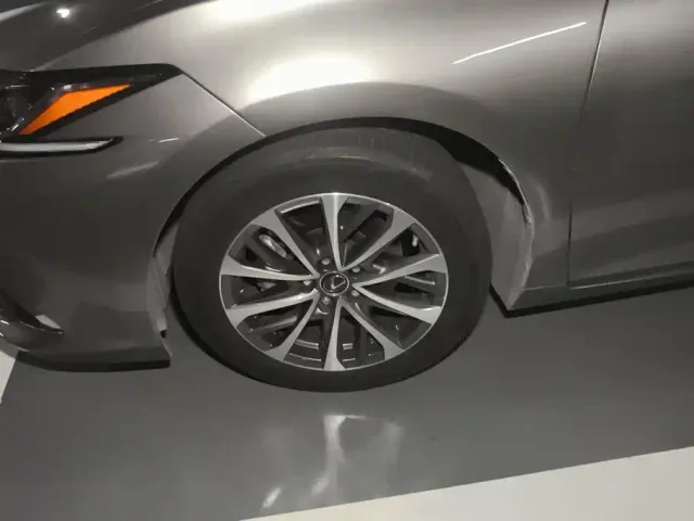 Lexus ES — Фото автомобиля 6