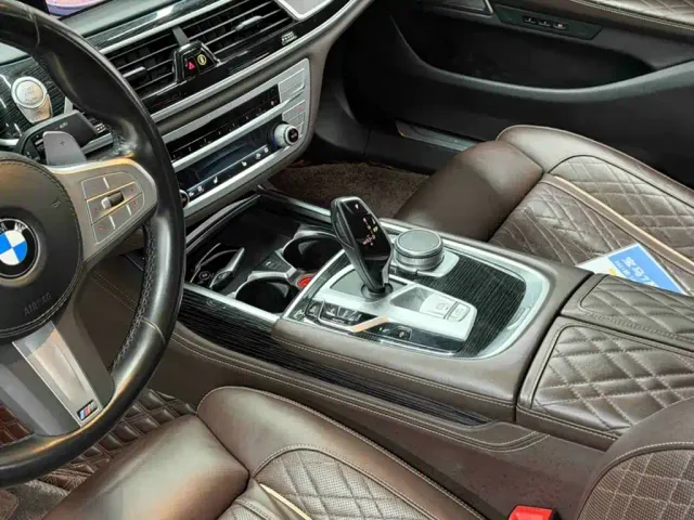 BMW 7 Series — Фото автомобиля 3