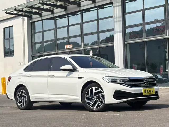 Volkswagen Sagitar 2024 300TSI DSG Surpass Edition — Фото автомобиля 3