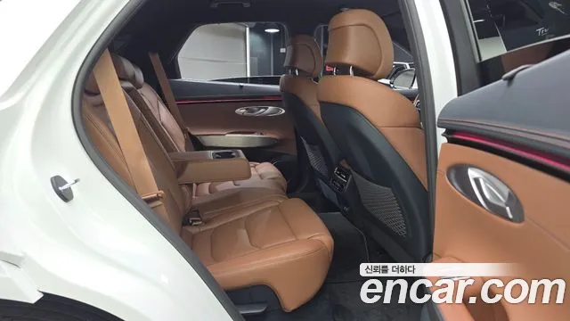 Genesis GV70 2.5T Бензин AWD — Фото автомобиля 12