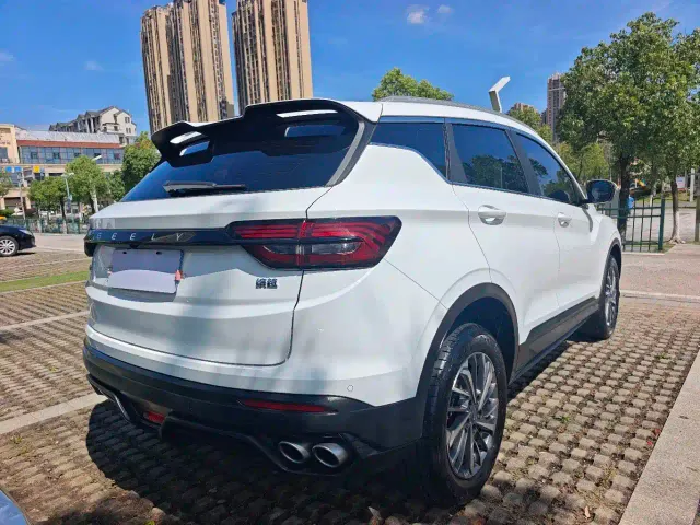 Geely Binyue — Фото автомобиля 6
