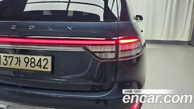 Lincoln Aviator — Фото автомобиля 23