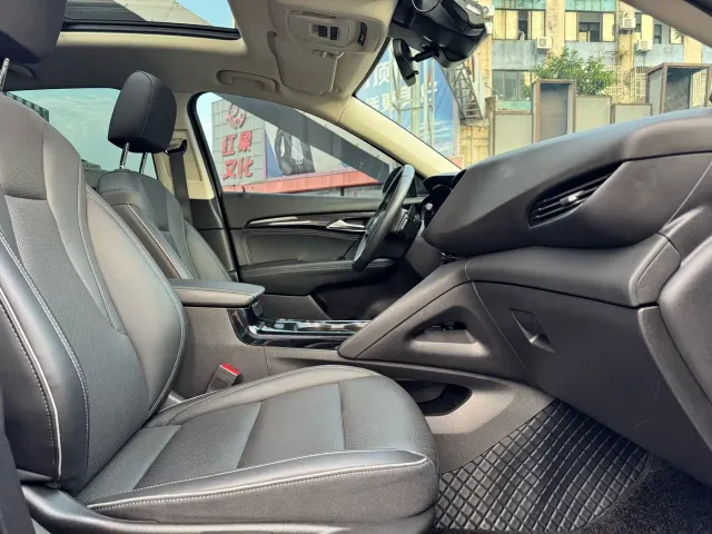 Buick Envision S — Фото автомобиля 12