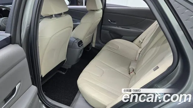 Hyundai AVANTE Новый Avante (CN7) — Фото автомобиля 12