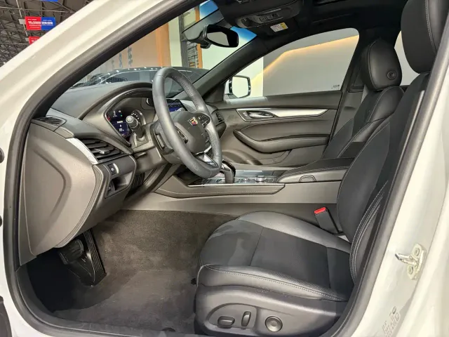 Cadillac CT5 — Фото автомобиля 9