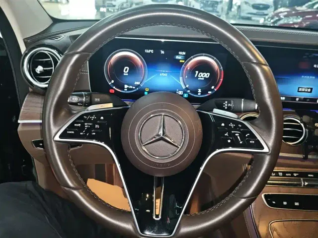Mercedes-Benz E-Class — Фото автомобиля 10