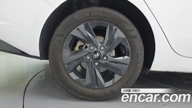 Hyundai Avante — Фото автомобиля 5