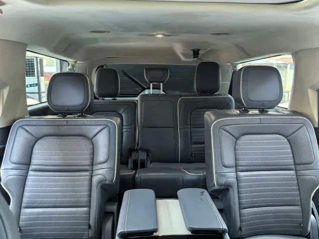 Lincoln Navigator — Фото автомобиля 13