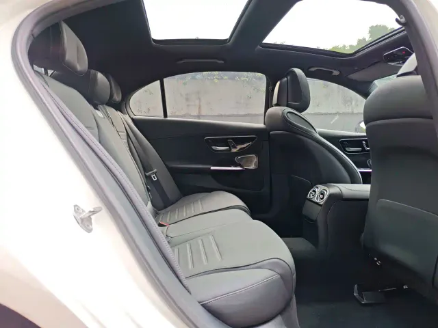 Mercedes-Benz C-Class — Фото автомобиля 6