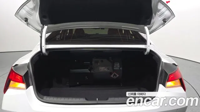 Hyundai AVANTE Avante (CN7) 1.6 LPi (Для проката) — Фото автомобиля 20