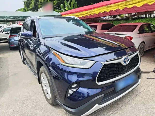 Toyota Highlander — Фото автомобиля 3