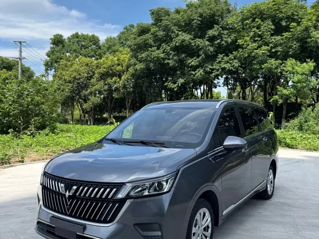 Фотография автомобиля — Wuling Jiachen