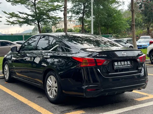 Nissan Teana — Фото автомобиля 8
