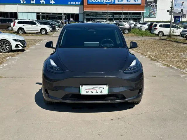Tesla Model Y — Фото автомобиля 2