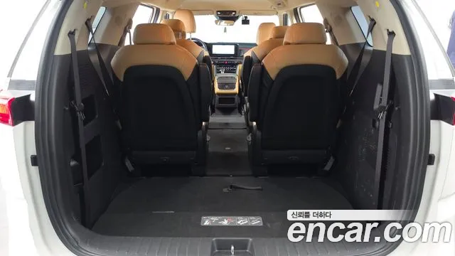 Kia Carnival Generation 4 — Фото автомобиля 20