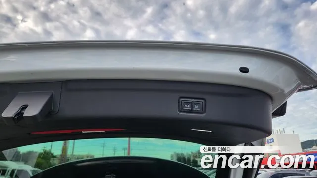 Audi Q6 e-tron — Фото автомобиля 7