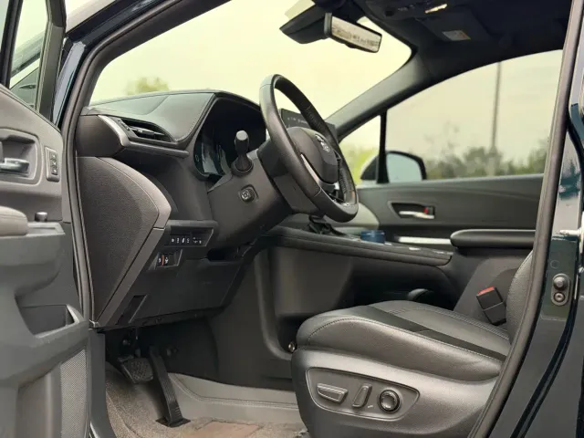 Toyota Granvia — Фото автомобиля 4
