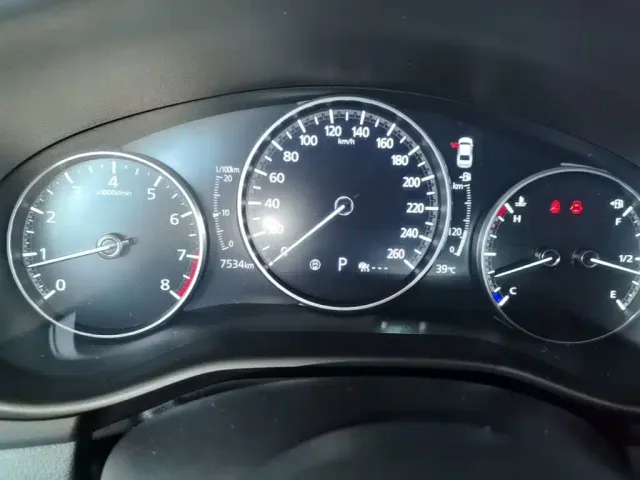 Mazda Axela — Фото автомобиля 11