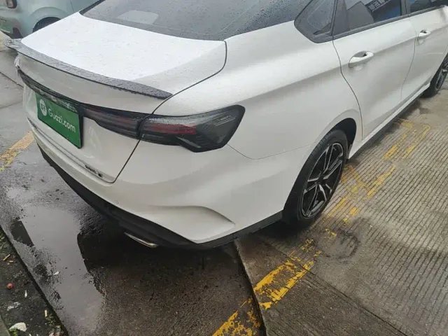 Geely Binrui — Фото автомобиля 7