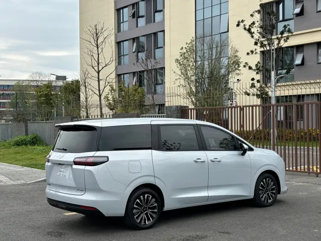 Wuling Starlight 730 — Фото автомобиля 19