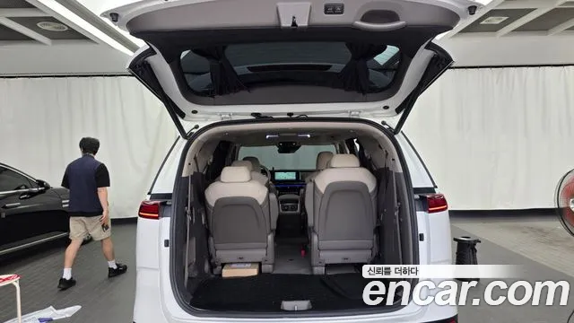Kia Carnival Generation 4 — Фото автомобиля 26