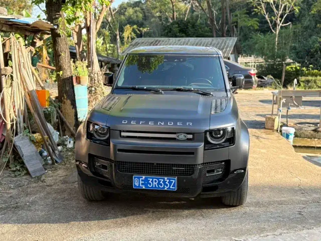 Land Rover Defender — Фото автомобиля 5