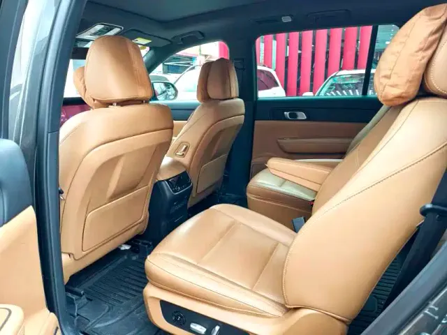 Li Auto ONE — Фото автомобиля 6
