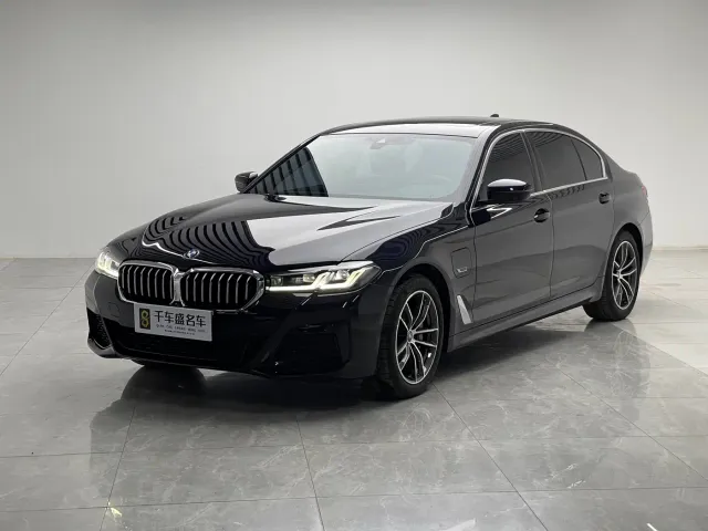 Фотография автомобиля — BMW 5 Series