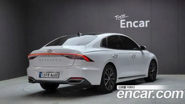 Hyundai Grandeur — Фото автомобиля 2