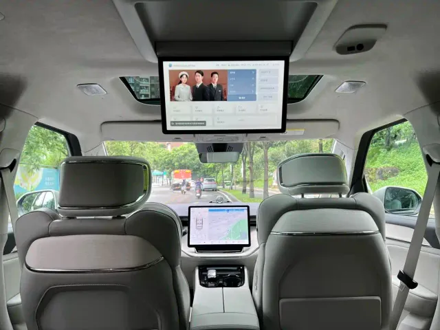 Volvo EM90 — Фото автомобиля 10