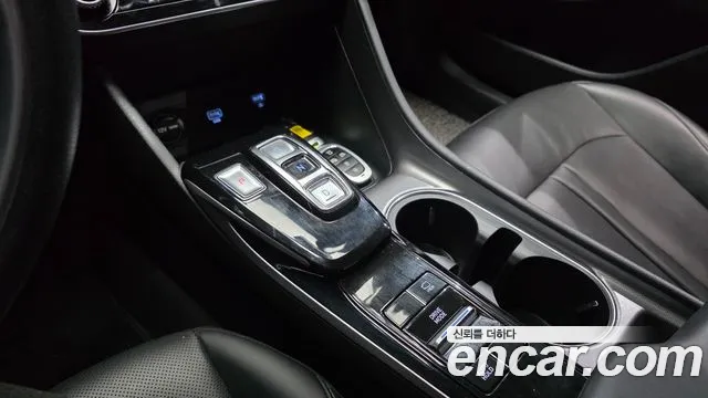 Hyundai Sonata — Фото автомобиля 9