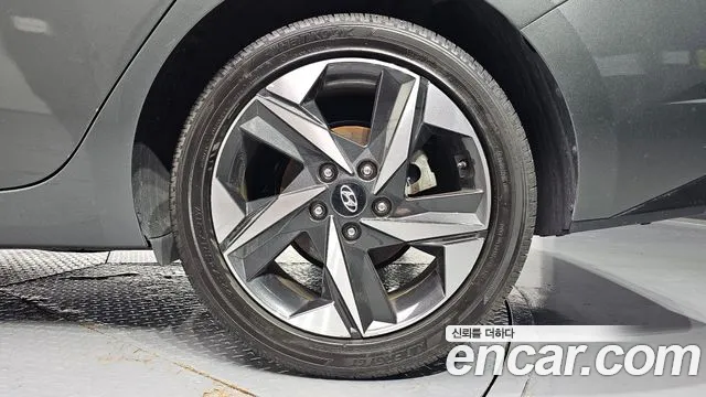 Hyundai AVANTE Avante (CN7) — Фото автомобиля 21