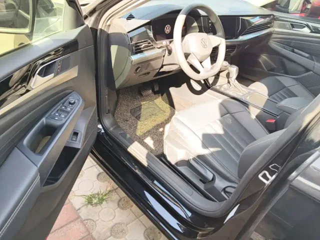 Volkswagen Passat — Фото автомобиля 15