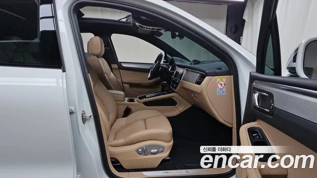 Porsche Macan — Фото автомобиля 16