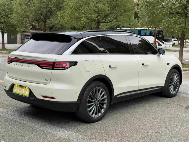 Leapmotor C11 — Фото автомобиля 5