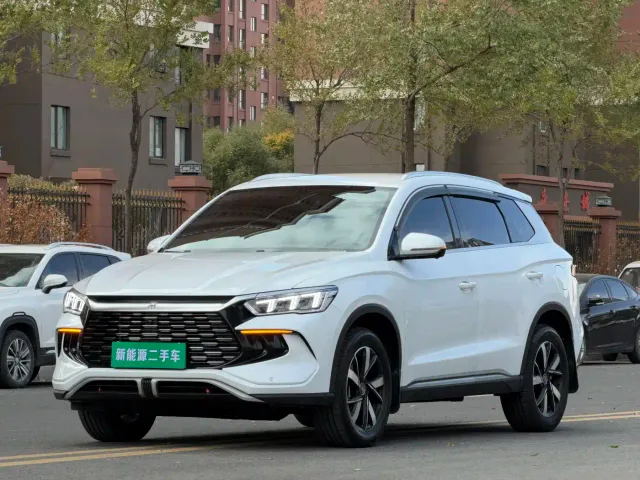 Фотография автомобиля — BYD Song Pro