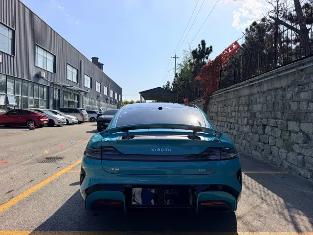 Xiaomi SU7 — Фото автомобиля 8