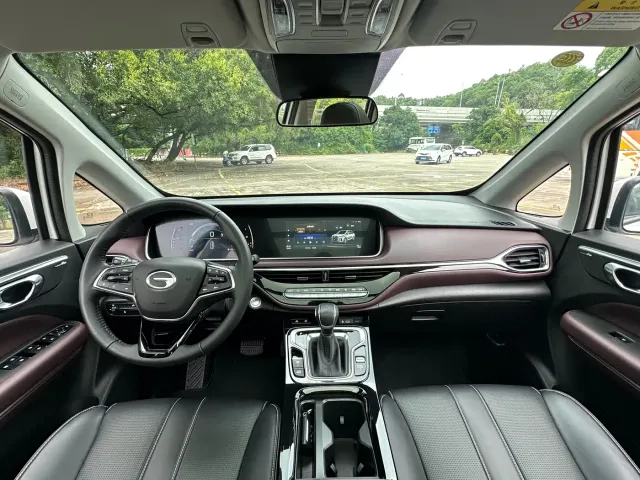 GAC Trumpchi M6 — Фото автомобиля 5