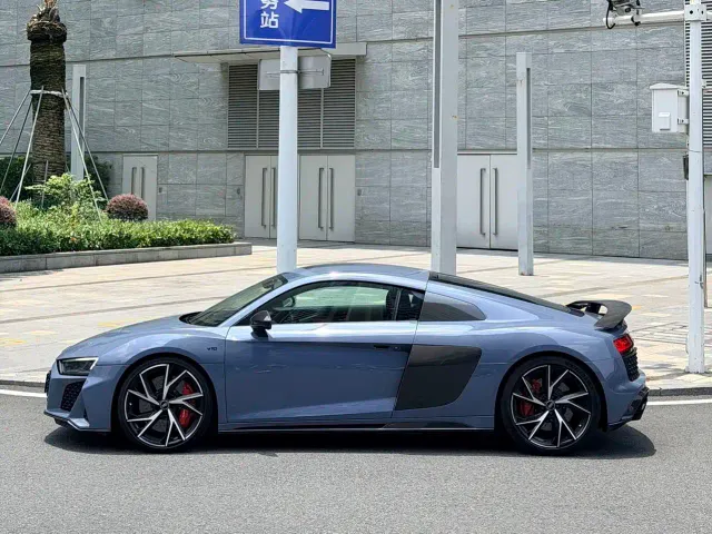 Audi R8 — Фото автомобиля 3