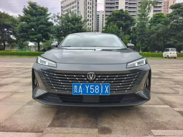 Changan Eado — Фото автомобиля 2