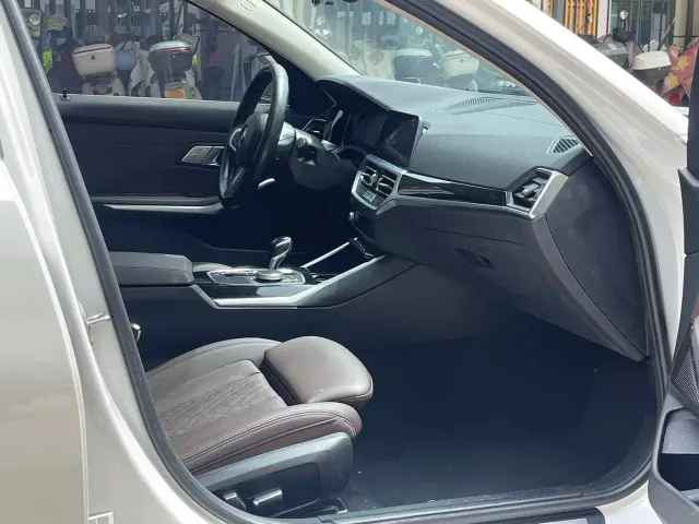 BMW 3 Series — Фото автомобиля 5