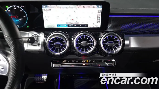 Mercedes-Benz EQB — Фото автомобиля 12