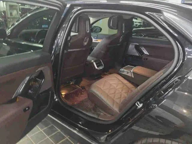 BMW 7 Series — Фото автомобиля 5