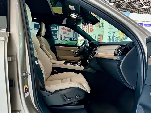 Volvo XC90 — Фото автомобиля 19