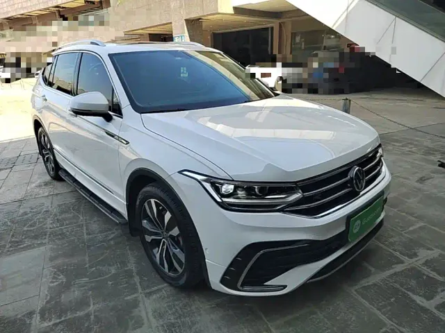 Volkswagen Tiguan L — Фото автомобиля 3