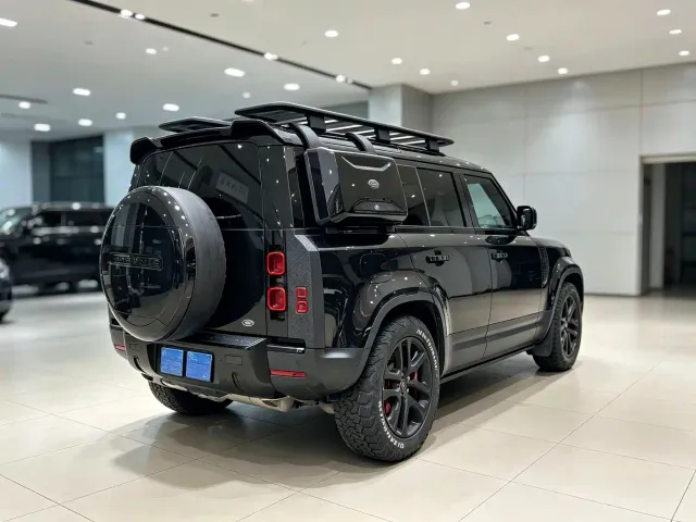 Land Rover Defender — Фото автомобиля 7
